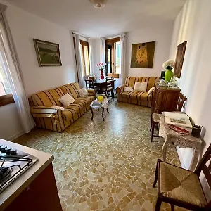 https://suites-at-residenza-de-l-osmarin.hotelslidodijesolo.com
