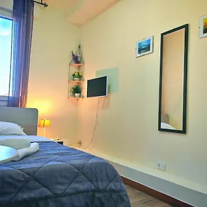 https://goldmine-guest-house-2.hotelslidodijesolo.com